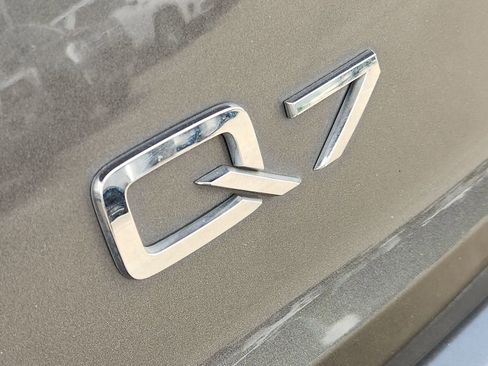 Used 2022 Audi Q7 3.0T Premium AWD/4WD image 12