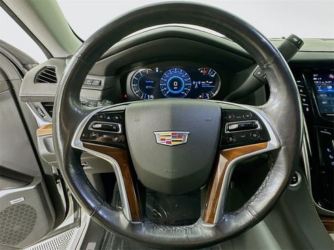 Used 2020 Cadillac Escalade Premium Luxury image 13