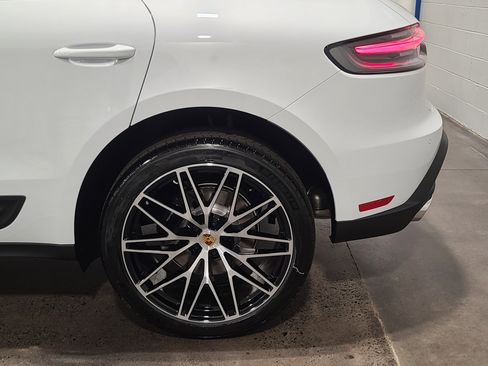 New 2026 Porsche Macan image 35