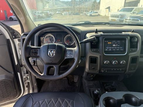 Used 2016 RAM 3500 Tradesman w/ Chrome Appearance Group image 9