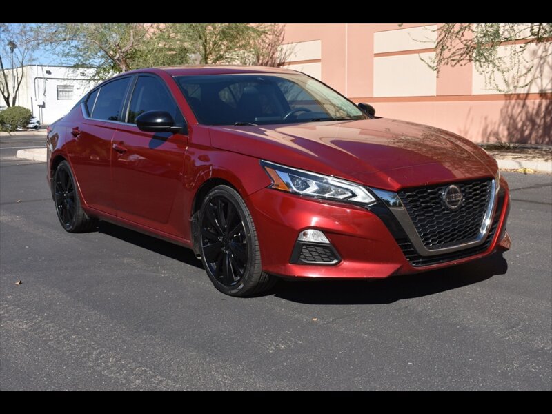 Used 2022 Nissan Altima 2.5 SR FWD image 2