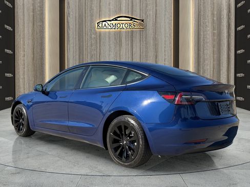 Used 2022 Tesla Model 3 Standard Range image 3