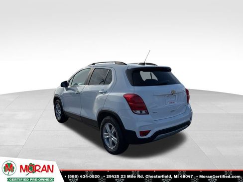 Used 2020 Chevrolet Trax LT w/ LT Convenience Package image 3