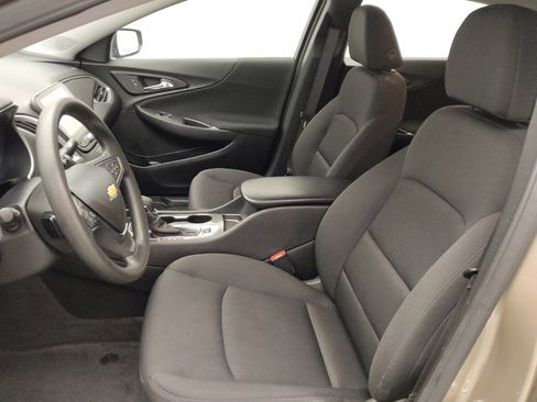 Used 2025 Chevrolet Malibu LS FWD image 17
