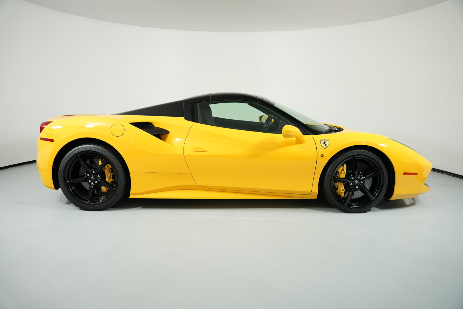 Certified 2018 Ferrari 488 Spider RWD image 15