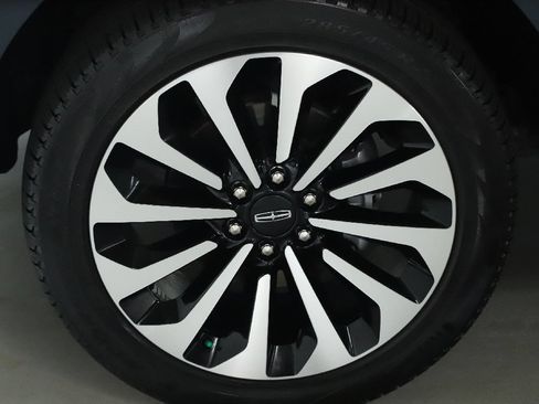 Used 2024 Lincoln Navigator Reserve AWD/4WD image 38