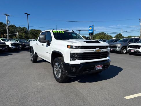Used 2024 Chevrolet Silverado 2500 Custom w/ Custom Value Package AWD/4WD image 2