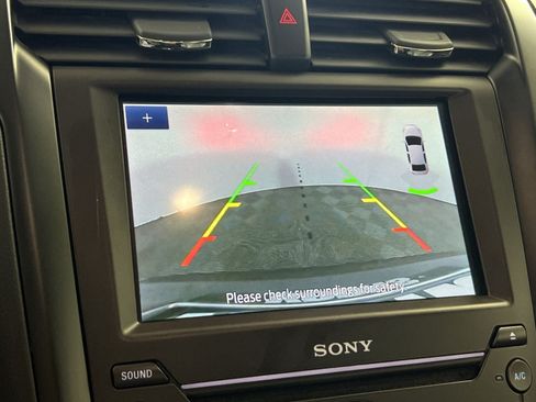 Used 2020 Ford Fusion Energi Titanium FWD image 20