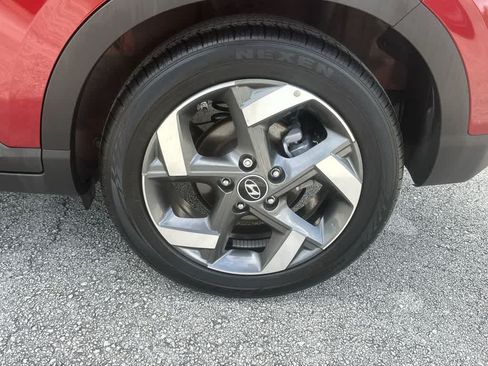 Used 2025 Hyundai Venue SEL FWD image 10
