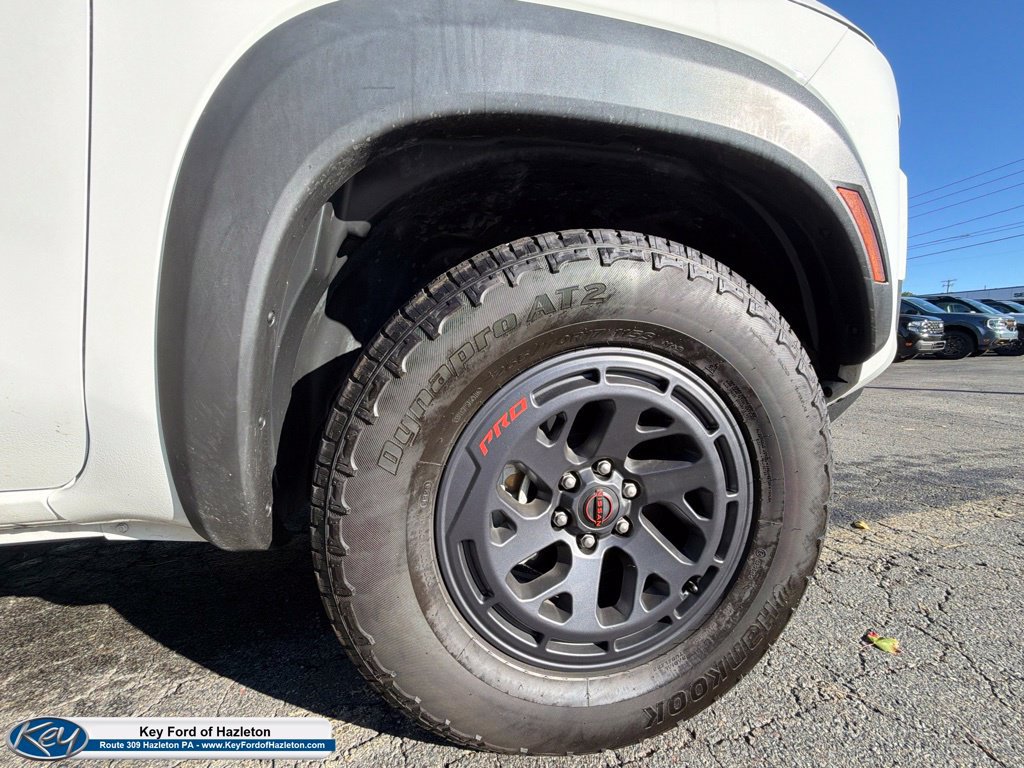 Used 2026 Nissan Frontier PRO-4X AWD/4WD image 10