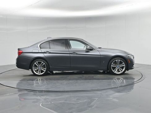 Used 2018 BMW 330e w/ Convenience Package image 32