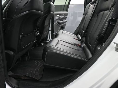 Used 2023 Jeep Grand Cherokee Overland image 13