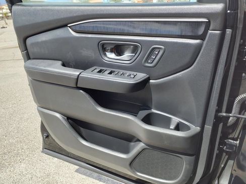 Used 2025 Honda Pilot Elite image 23