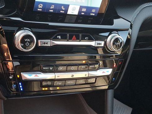 Used 2022 Ford Explorer ST w/ Equipment Group 401A AWD/4WD image 18