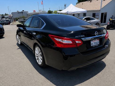 Used 2016 Nissan Altima 2.5 S w/ Power Driver Seat Package FWD image 4