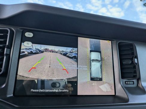 New 2025 Ford Bronco Badlands image 19