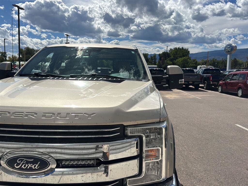 Used 2018 Ford F250 Lariat w/ Lariat Ultimate Package AWD/4WD image 2
