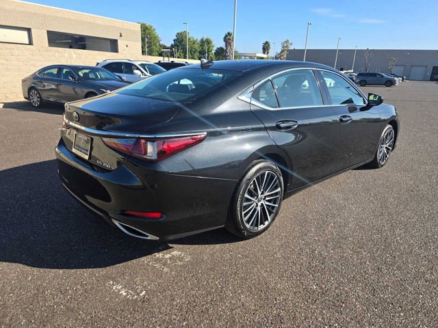 Certified 2022 Lexus ES 350 w/ Premium Package FWD image 3