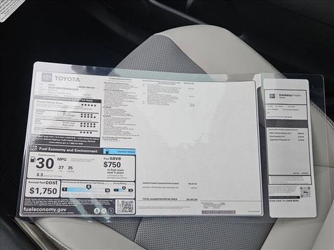 New 2025 Toyota RAV4 Limited image 15