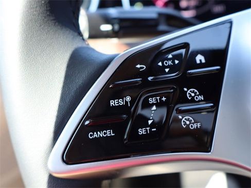 Used 2024 Mercedes-Benz C 300 Sedan image 12