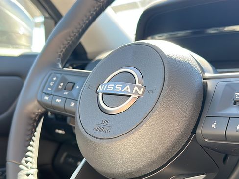 New 2025 Nissan Pathfinder SV w/ SV Premium Package image 21