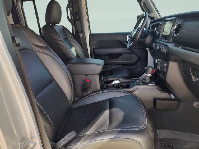 Used 2023 Jeep Wrangler Unlimited Sahara w/ Cold Weather Group AWD/4WD image 30