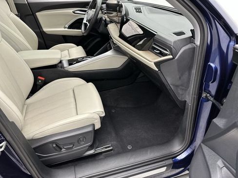 Used 2025 Audi Q5 Premium w/ Premium Plus AWD/4WD image 25