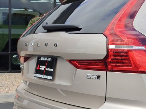 Used 2025 Volvo XC60 B5 Plus image 36