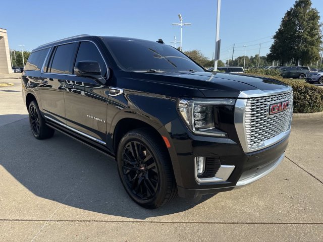 Used 2022 GMC Yukon XL Denali RWD image 3