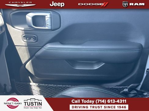 Used 2023 Jeep Wrangler Unlimited Rubicon 4xe w/ Steel Bumper Group AWD/4WD image 23