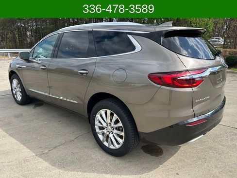 Used 2020 Buick Enclave Essence w/ Sound and Sites Package image 3