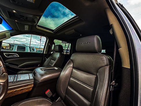 Used 2020 GMC Yukon Denali w/ Denali Ultimate Package AWD/4WD image 19