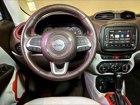 Used 2017 Jeep Renegade Limited AWD/4WD image 9