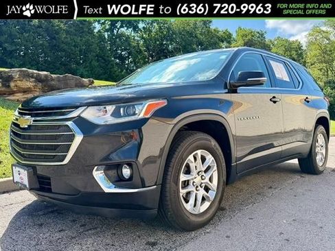 Used 2020 Chevrolet Traverse LT FWD image 1