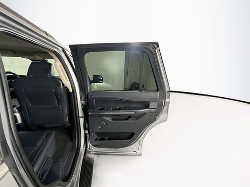 Used 2024 Ford Expedition XLT image 33