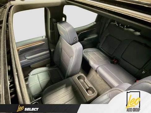 Used 2024 Chevrolet Silverado 1500 High Country AWD/4WD image 26