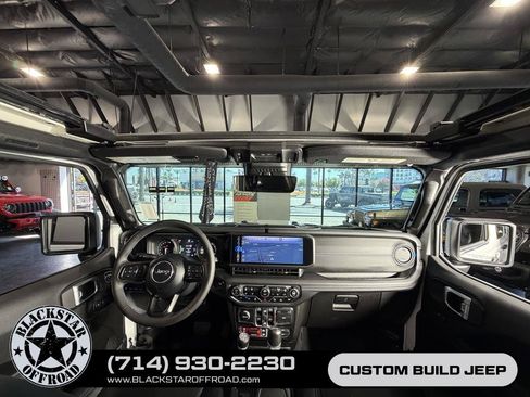 Used 2024 Jeep Wrangler Unlimited Rubicon 4xe AWD/4WD image 33