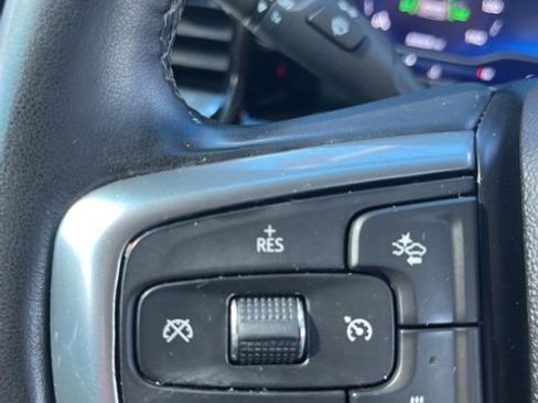 Used 2023 Chevrolet Silverado 1500 LT w/ Z71 Off-Road Package AWD/4WD image 17