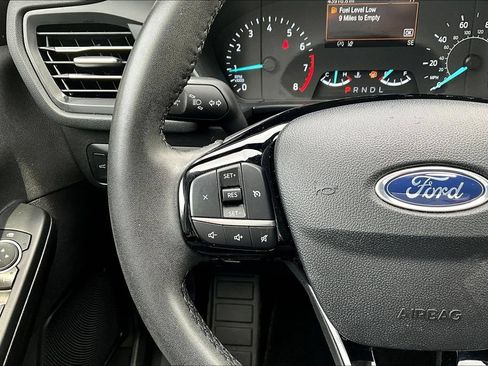 Certified 2022 Ford Escape SEL AWD/4WD image 12