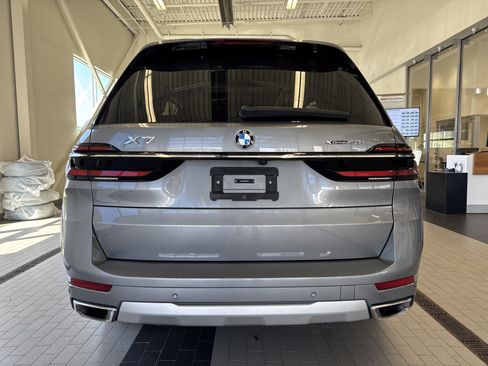 Used 2024 BMW X7 xDrive40i w/ Premium Package image 6