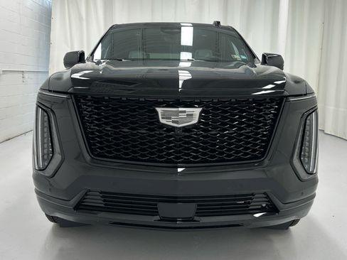 Used 2026 Cadillac Escalade Platinum Sport w/ LPO, ONYX Package AWD/4WD image 5