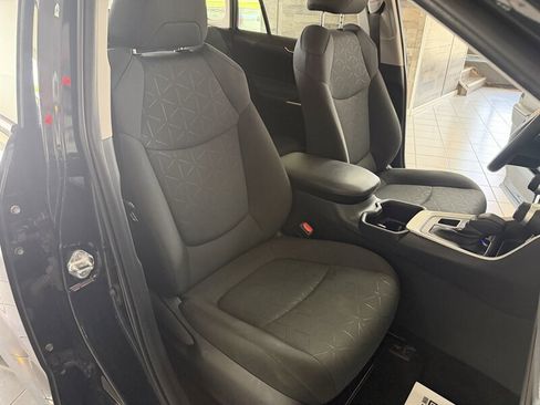 Used 2025 Toyota RAV4 XLE AWD/4WD image 59