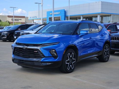 Used 2025 Chevrolet Blazer RS w/ Driver Confidence II Package FWD image 4