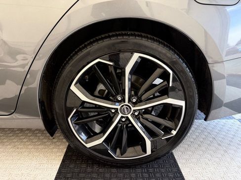 Used 2024 Nissan Altima 2.5 SR FWD image 11