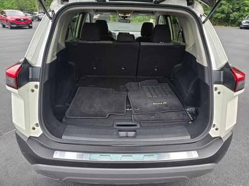 Used 2023 Nissan Rogue SV AWD/4WD image 14