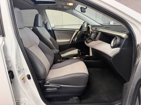 Used 2015 Toyota RAV4 XLE AWD/4WD image 19