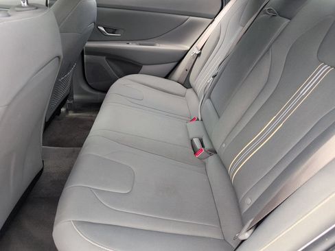 Used 2025 Hyundai Elantra SEL FWD image 28