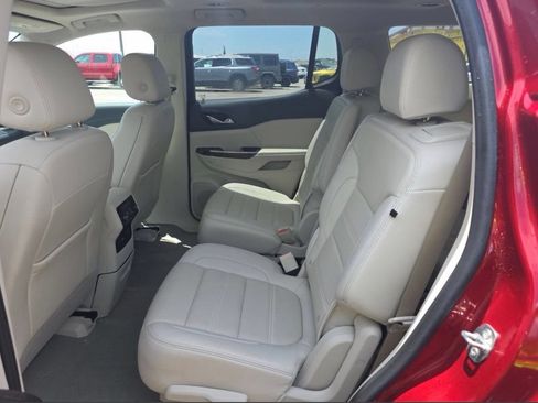 Used 2021 GMC Acadia Denali w/ Denali Technology Package FWD image 5