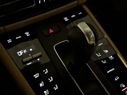 New 2026 Porsche Macan image 39