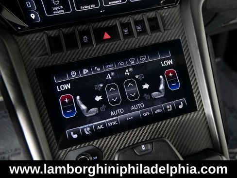 Used 2023 Lamborghini Urus Performante AWD/4WD image 28